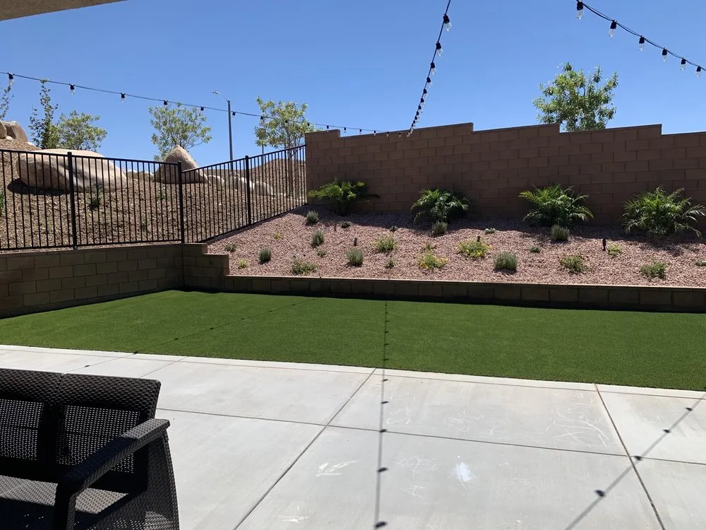 Professional garden landscaping in Newhall, CA - Medina's Landscaping