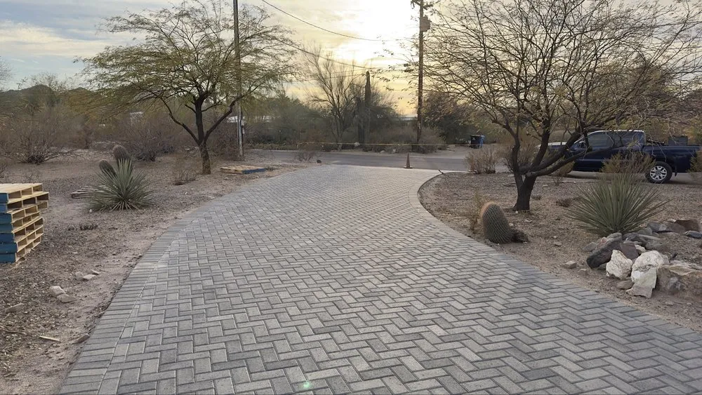 Professional yard maintenance experts serving Tolleson, AZ - Medinas Landscaping