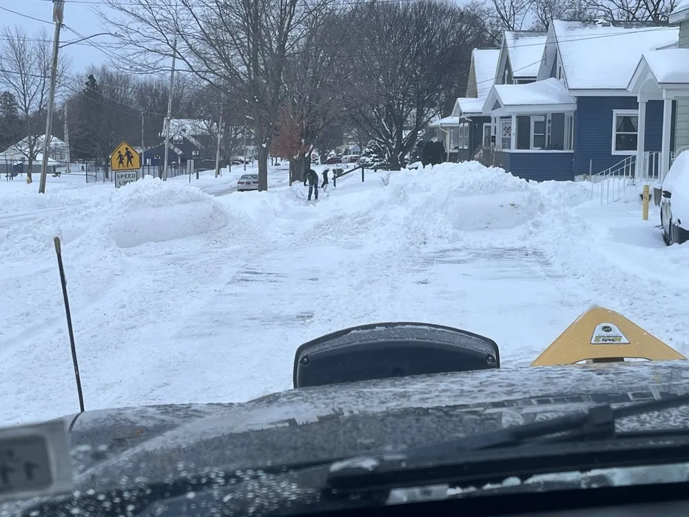 Custom lawn care service experts serving Minoa, NY - Medina's Lawn & Snow