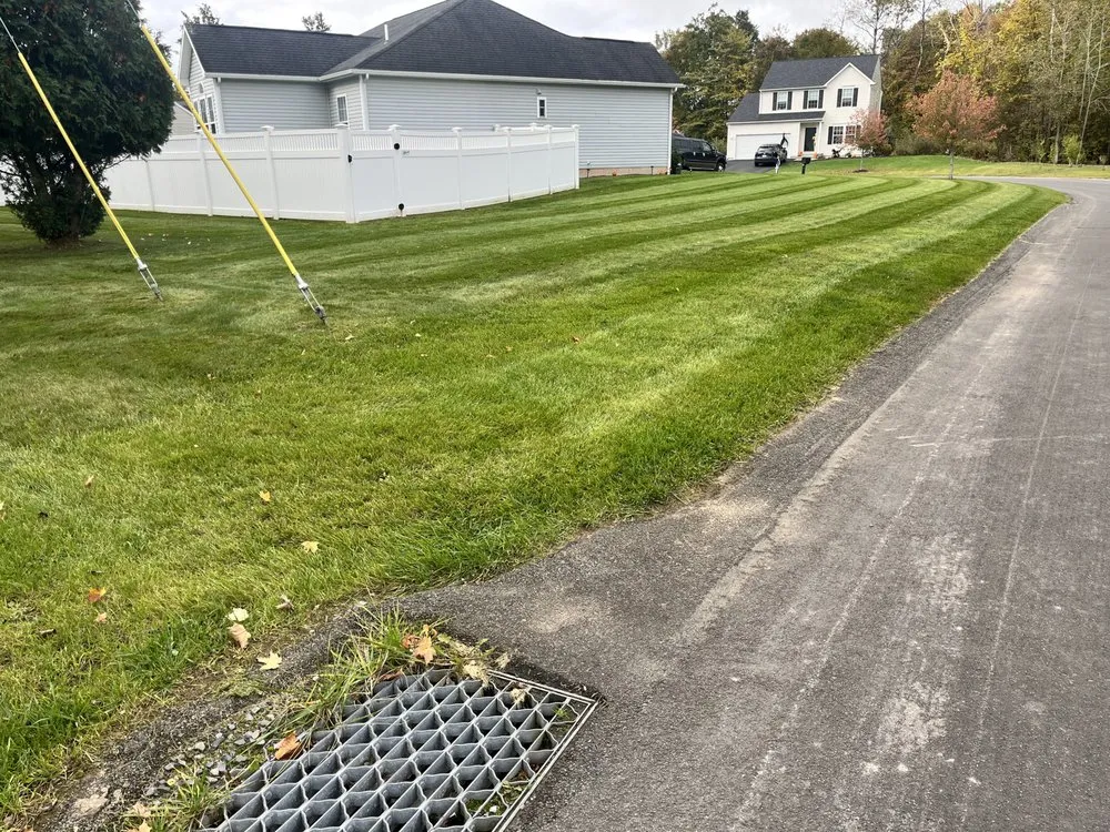 Reliable lawn care service experts serving Minoa, NY - Medina's Lawn & Snow