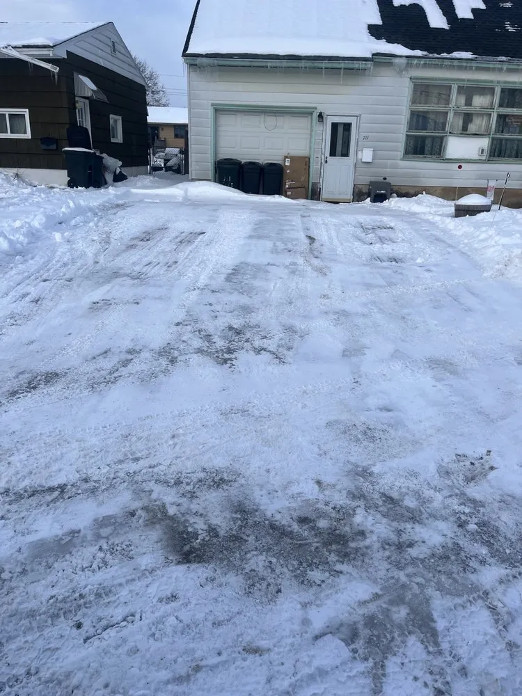 Custom garden landscaping in Minoa, NY by Medina's Lawn & Snow