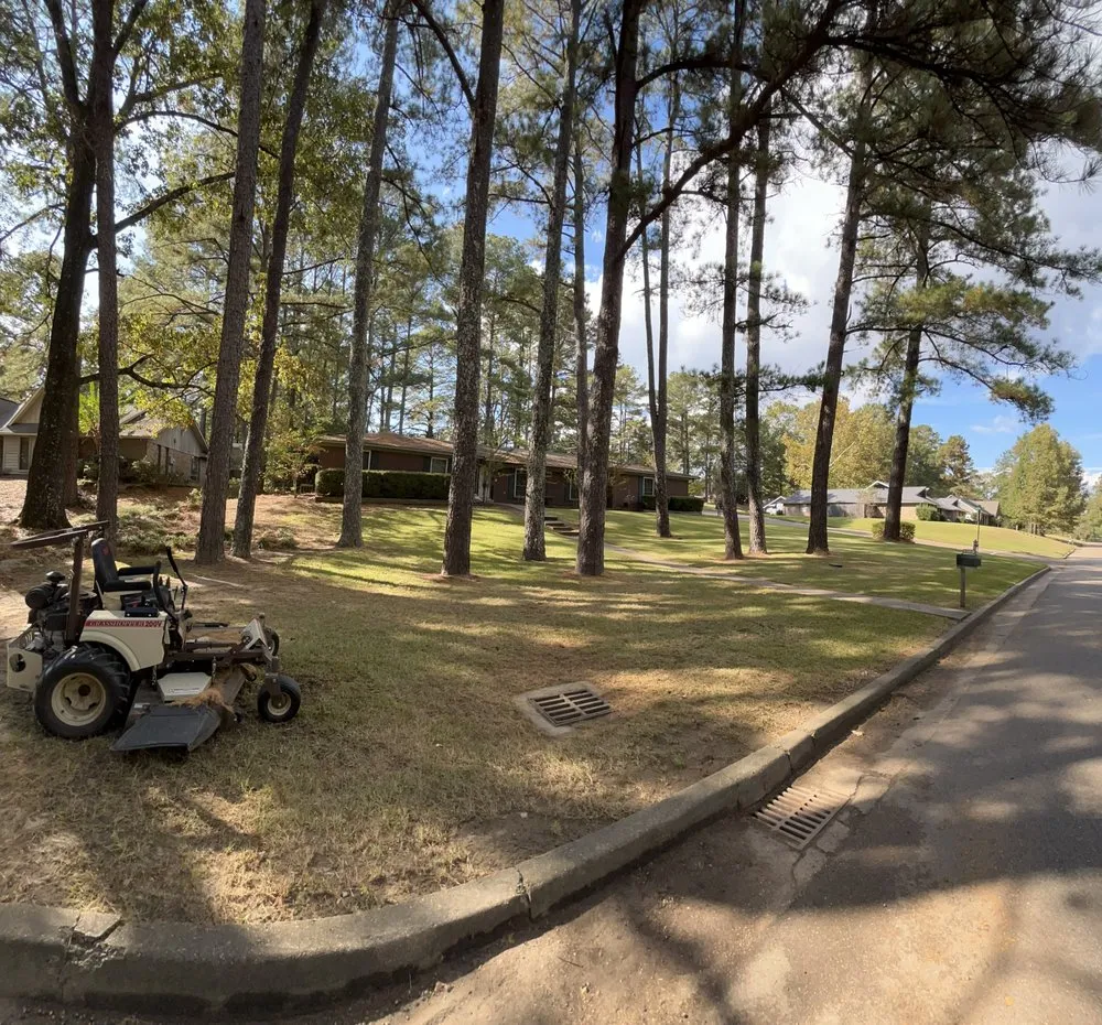 Affordable yard maintenance experts serving Clinton, MS - Medinas Lawn Care