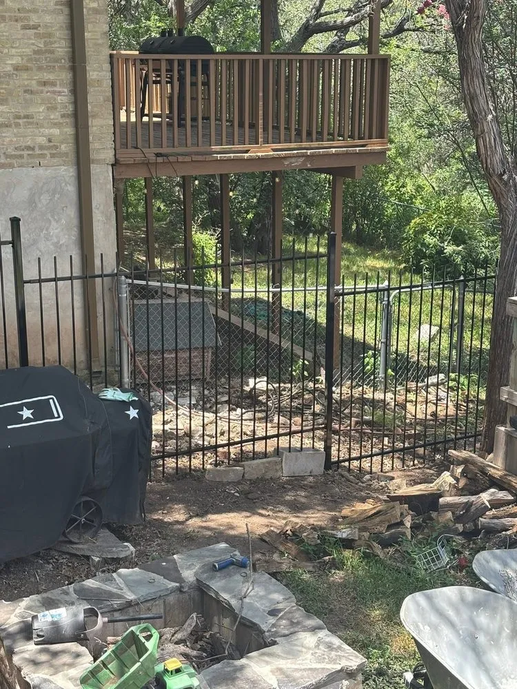 Top-rated yard cleanup service for year-round maintenance in New Braunfels, TX by Medrano Landscaping