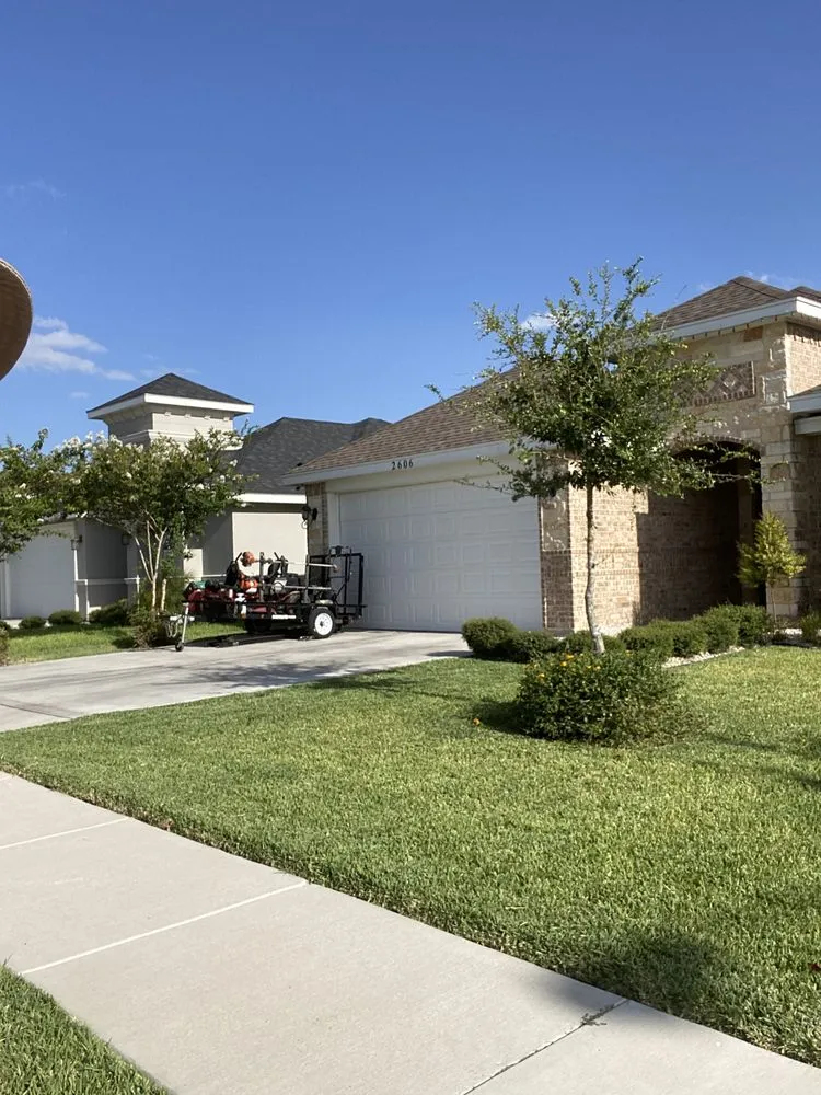 Trusted landscaping services experts serving Edinburg, TX - Medrano’s Yard Cutting Services