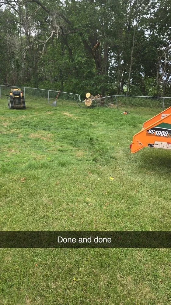 Local yard maintenance in Altoona, IA - Meerkats Landscaping