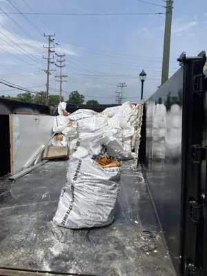 Megamoe services Logo