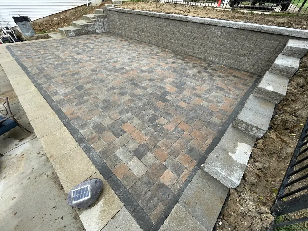 Affordable yard cleanup service for beautiful yards in Saint Louis, MO by Mejia Hand Scape & Landscape