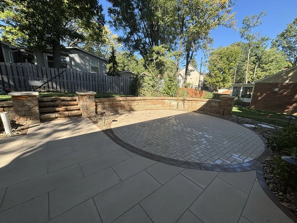 Expert yard cleanup service for beautiful yards in Saint Louis, MO by Mejia Hand Scape & Landscape