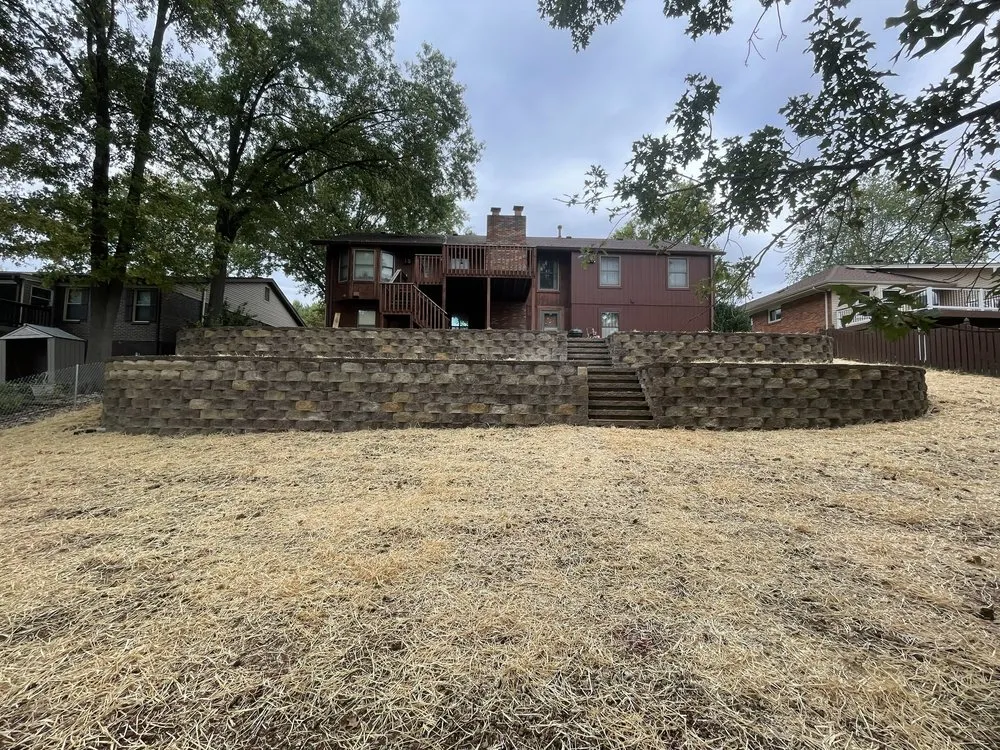 Custom landscaping services experts serving Saint Louis, MO - Mejia Hand Scape & Landscape