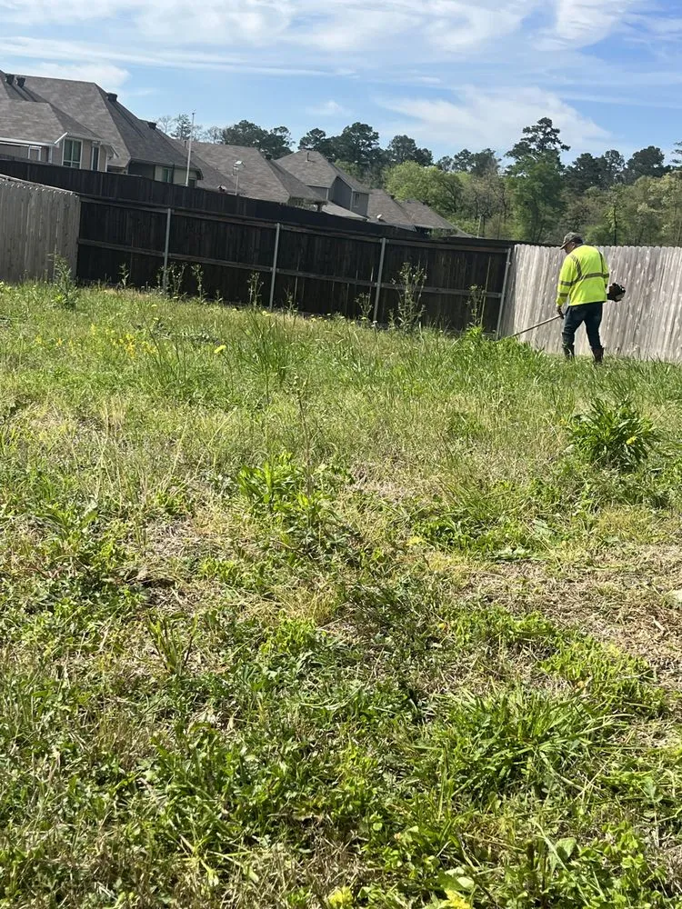 Professional yard cleanup service for residential properties across Huntsville, TX - Mejia Landscaping and Lawn Service