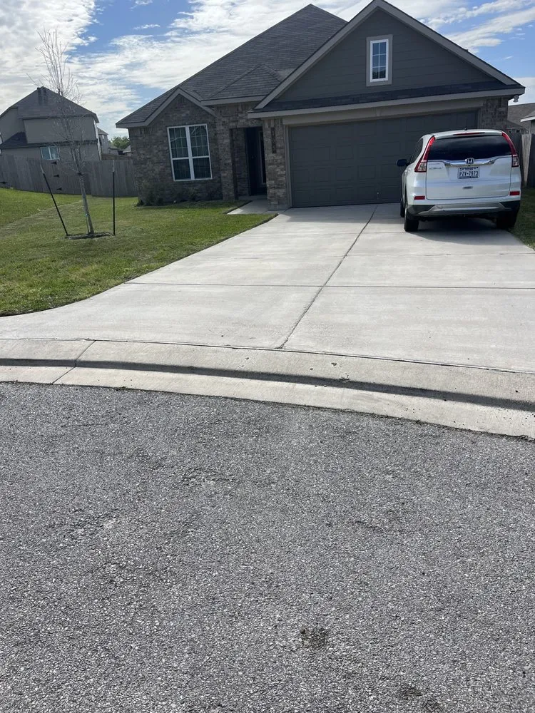 Top-rated residential landscaping with custom design across Huntsville, TX - Mejia Landscaping and Lawn Service