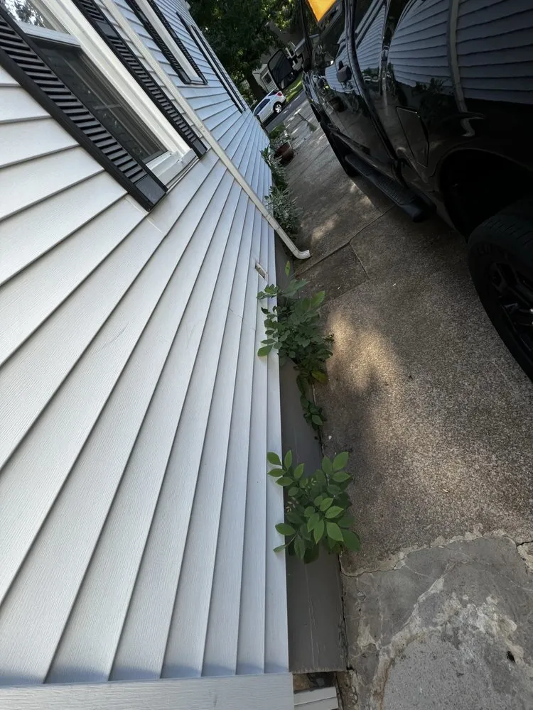 Expert yard cleanup service in Republic, MO - Mejia's Landscape