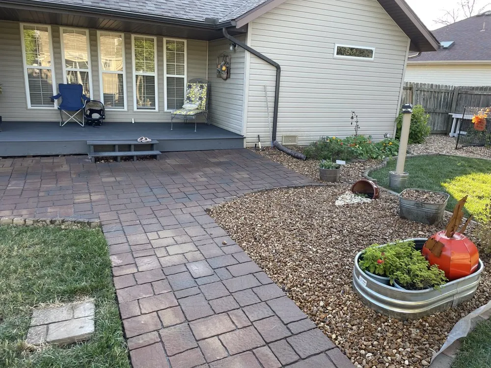 Professional lawn mowing service in Republic, MO - Mejia's Landscape