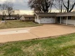 Top-rated yard cleanup service in Saint Louis, MO by Mejias Landscaping