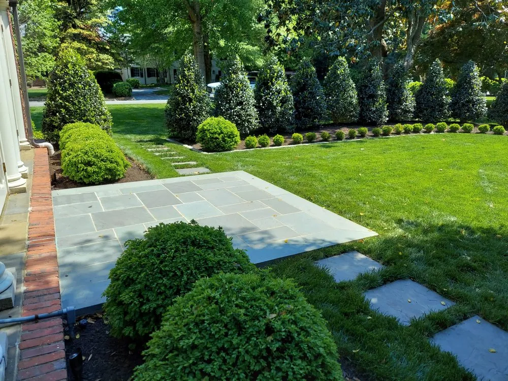 Custom lawn mowing service experts serving Glen Allen, VA - Mejia&Son Landscaping&Hardscaping