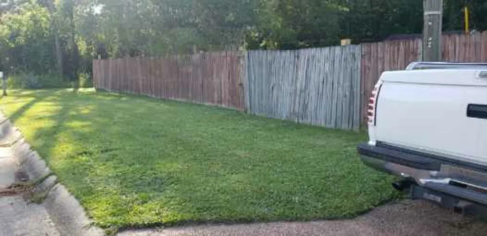 Top-rated garden landscaping in Pensacola, FL by Melanies Lawncare Services