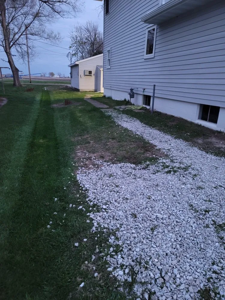 Trusted yard cleanup service in Melcher Dal, IA by Melcher Mann Mowing