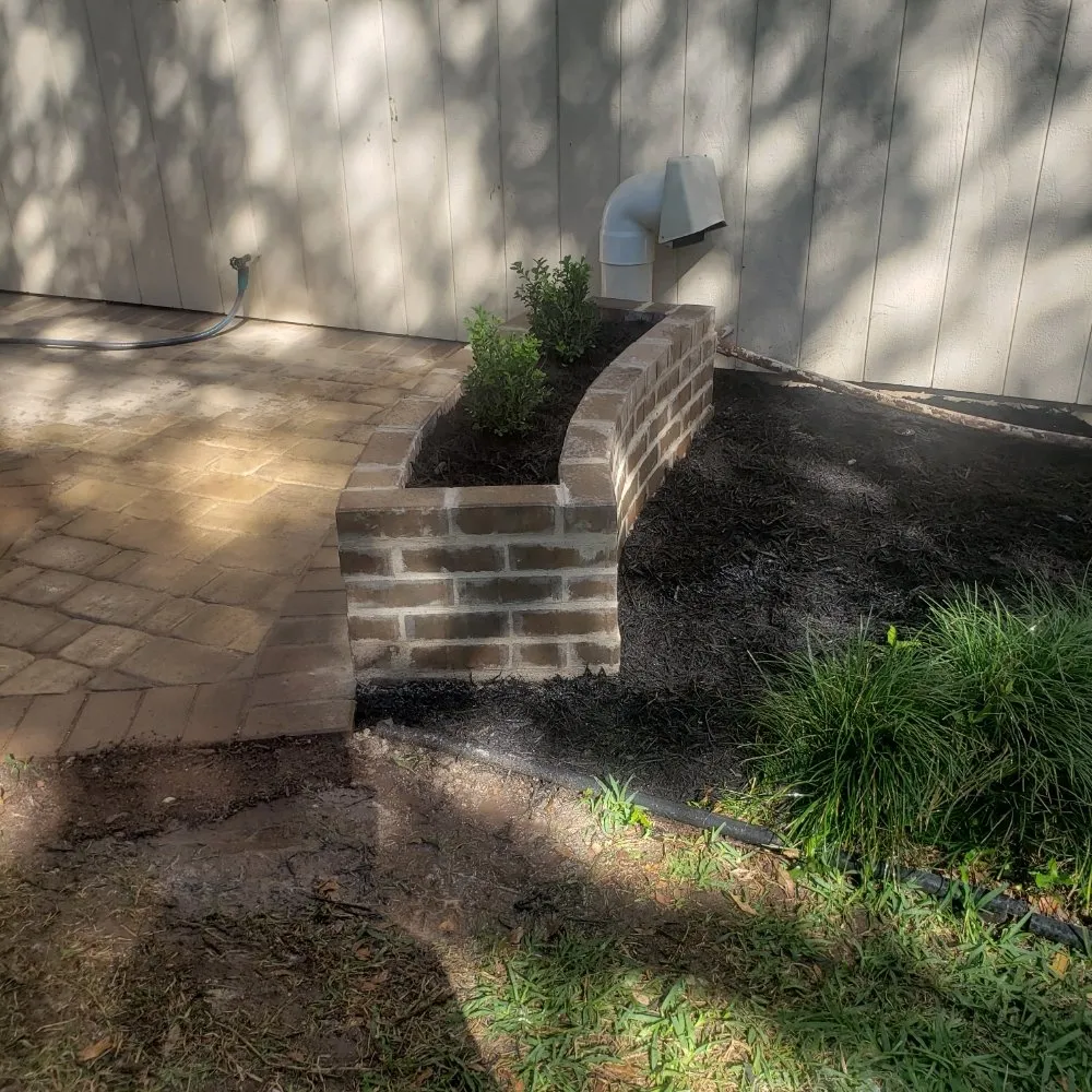 Local lawn mowing service in Hutto, TX by Melendez Services