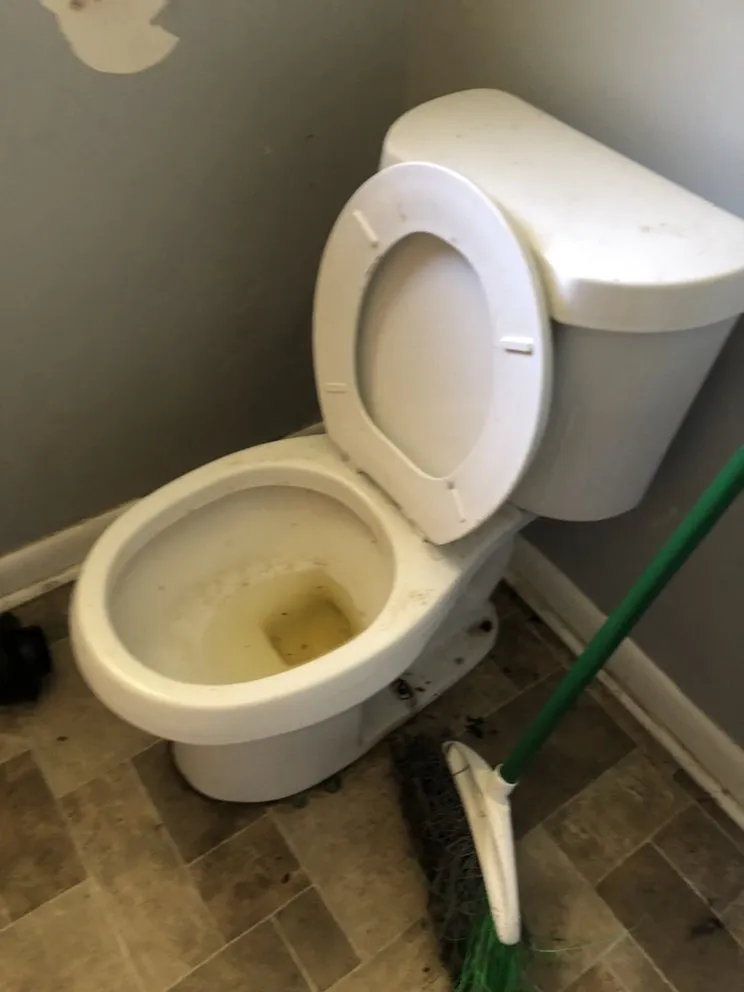 Expert lawn mowing service in Fayetteville, NC - Me’llon Enterprise Homecare