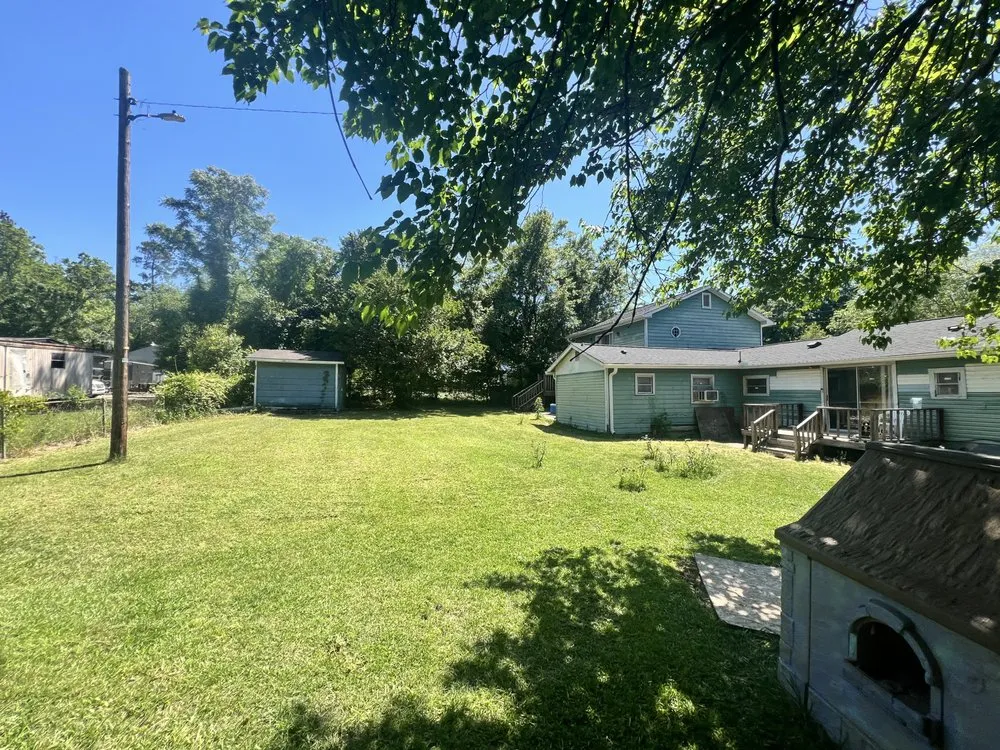 Affordable yard maintenance in Edisto, SC by Mell’s LawnCare Satisfaction