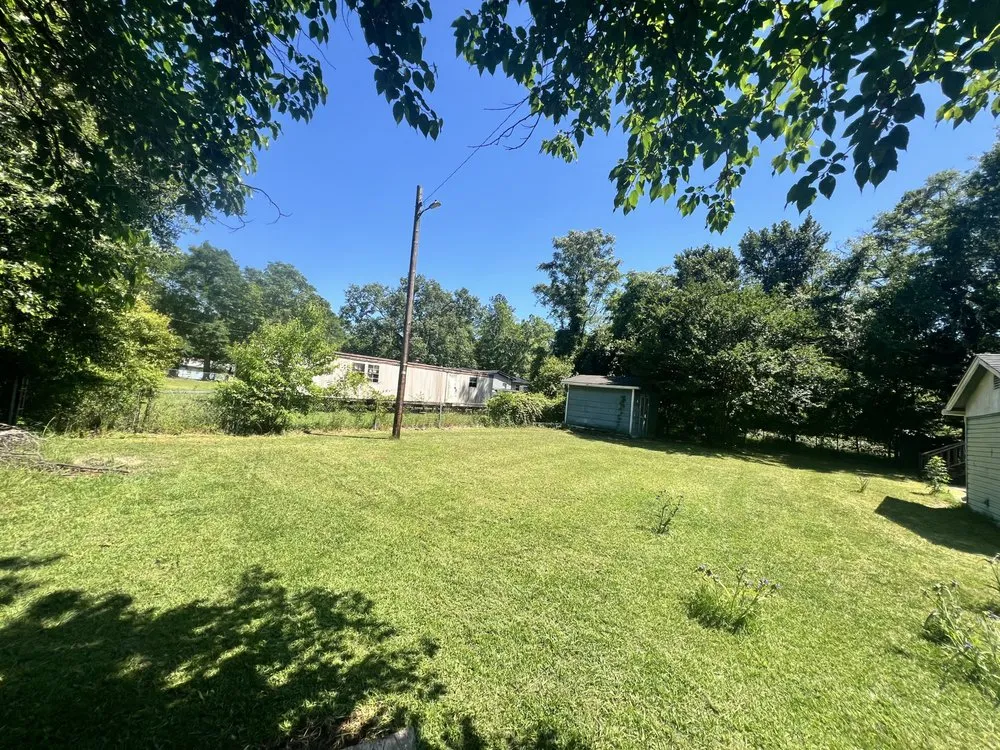 Trusted lawn care service in Edisto, SC - Mell’s LawnCare Satisfaction