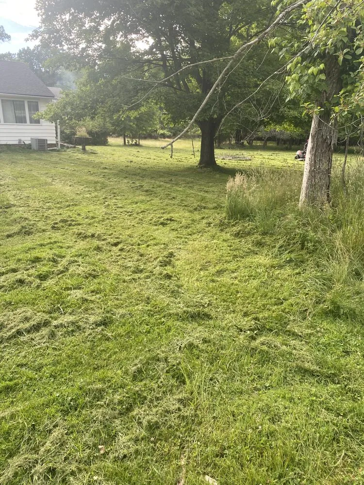 Reliable lawn care service in Cleveland, OH by Mell’s Way out Landscaping & Hauling