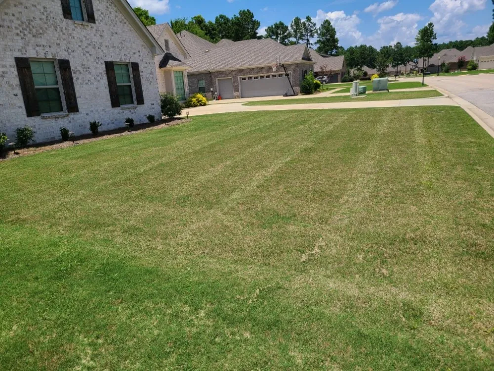 Top-rated outdoor landscaping for homes in Montgomery, AL by Mel's Lawn Care