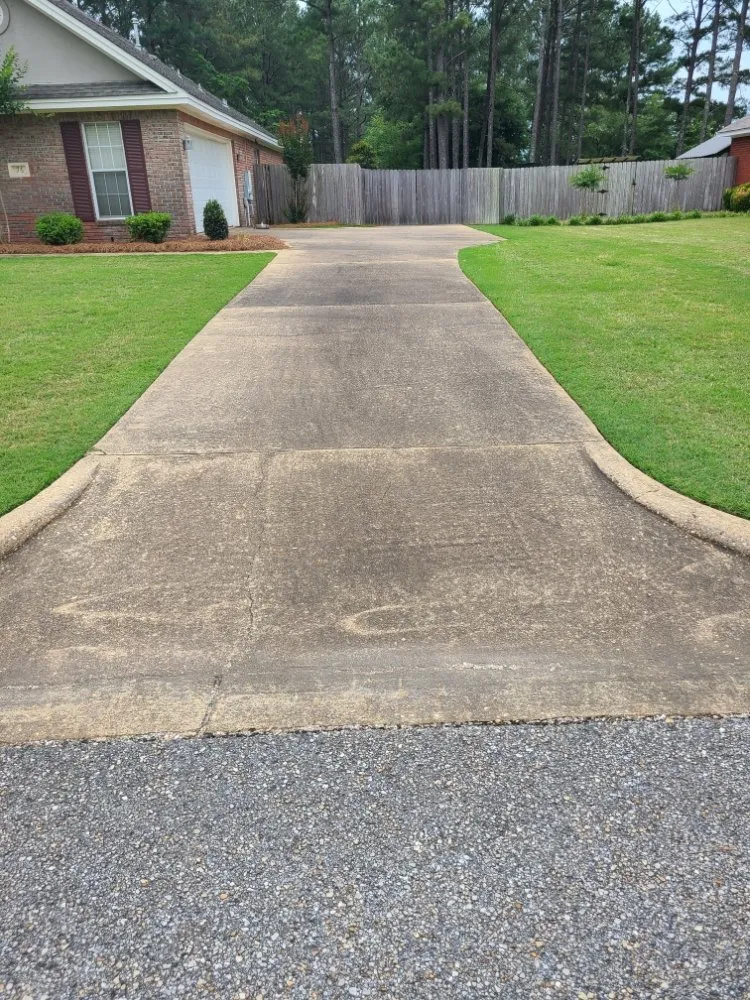Expert yard maintenance for year-round maintenance across Montgomery, AL - Mel's Lawn Care
