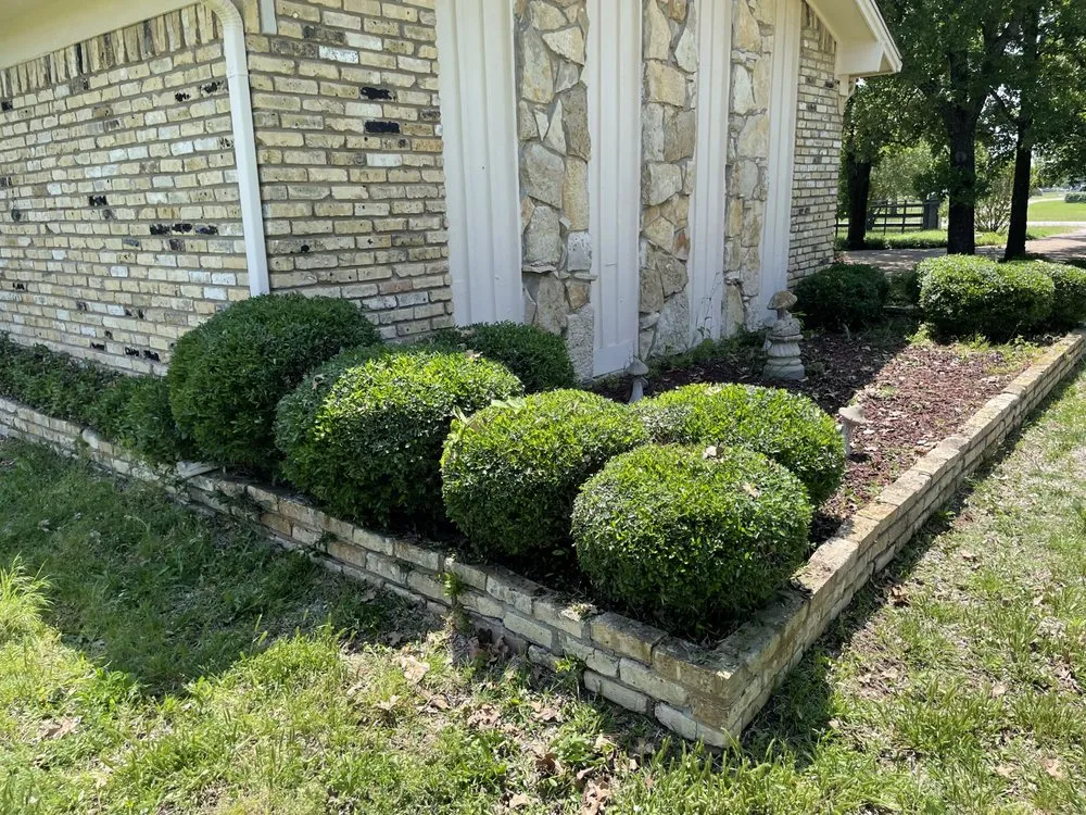 Custom residential landscaping experts serving Fort Worth, TX - Mel's Lawn Care Service