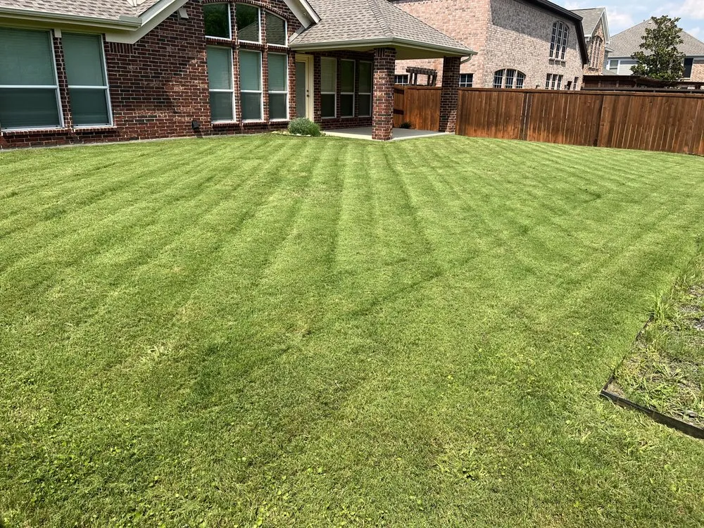 Professional garden landscaping experts serving Fort Worth, TX - Mel's Lawn Care Service