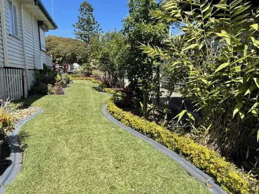 Melshire Lawn Care Logo