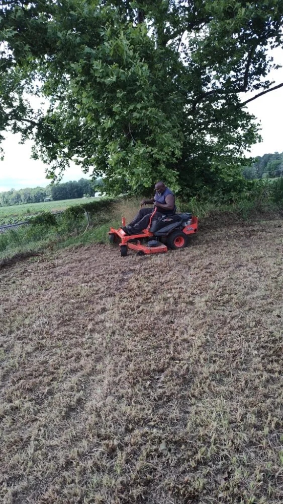 Expert lawn care service for beautiful yards across Farmville, NC - Melton Towing & Lawn Care