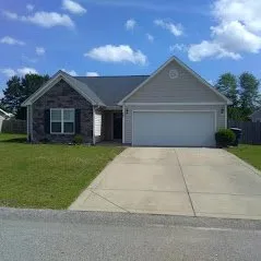 Professional lawn care service experts serving Fayetteville, NC - Melvin Lawn Service