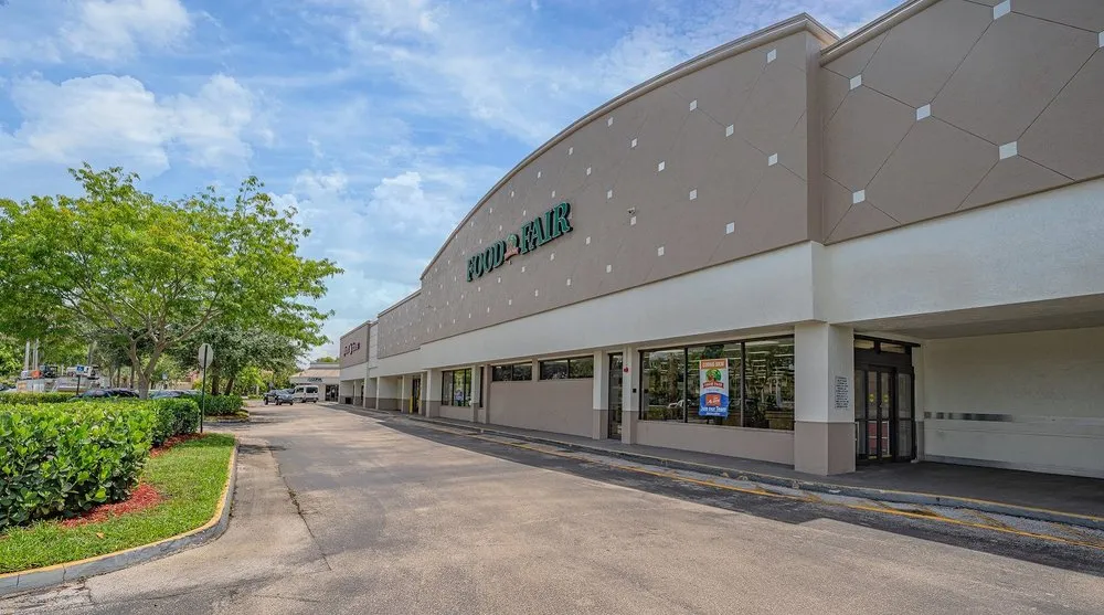 Affordable garden landscaping with custom design in Miami, FL by Men At Work Maintenance