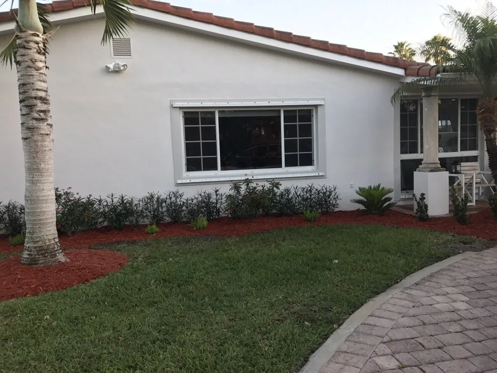 Affordable lawn mowing service experts serving Miami, FL - Men In Green