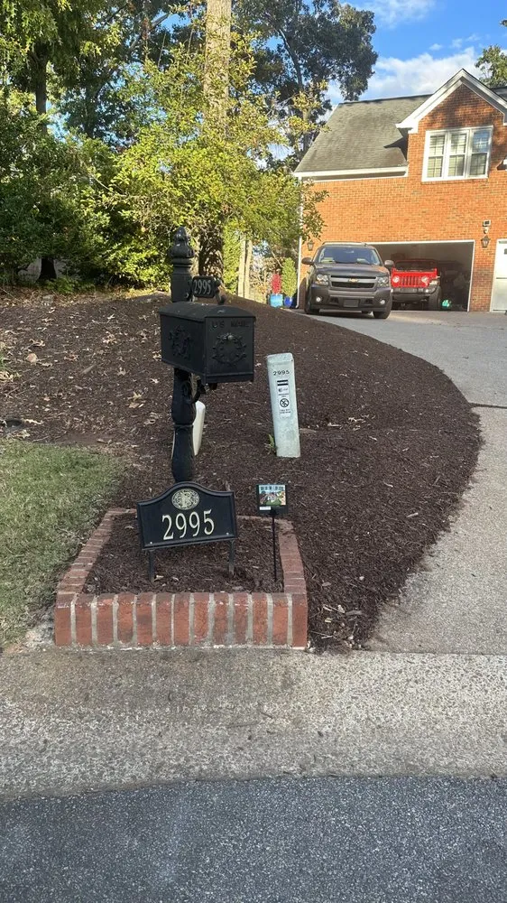 Professional lawn care service in Marietta, GA - Men In Mulch