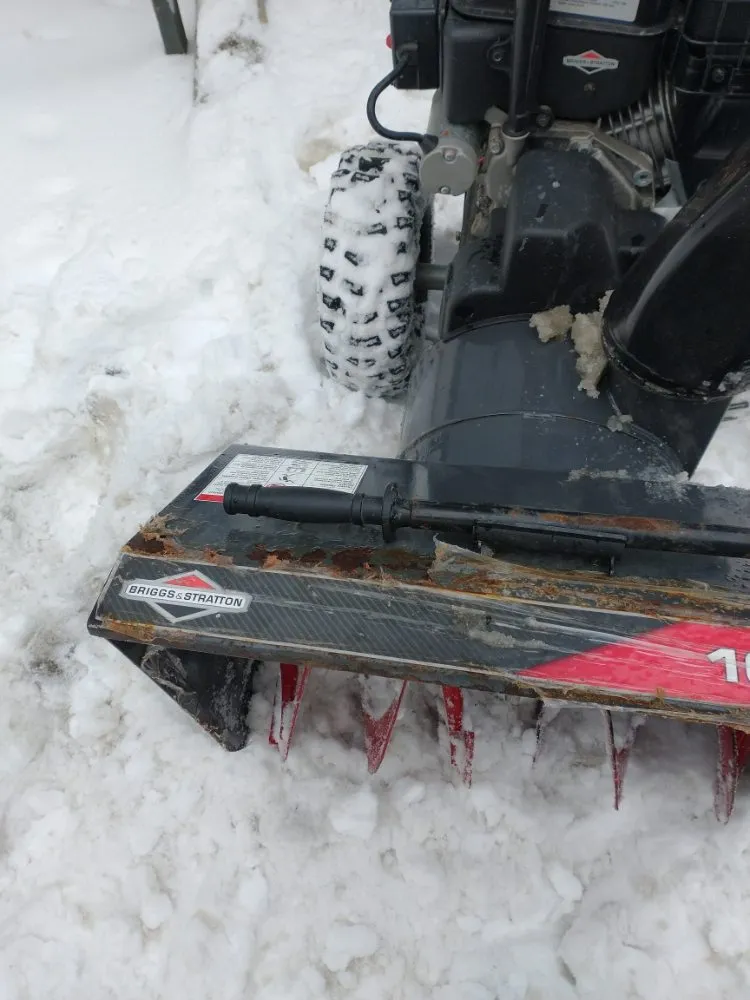 Custom yard maintenance for homes in Cincinnati, OH by Men of Many Hatz