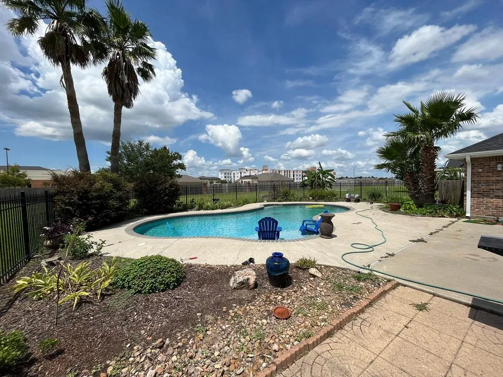 Custom lawn care service for residential properties across Sulphur, LA - Menard Landscaping Services