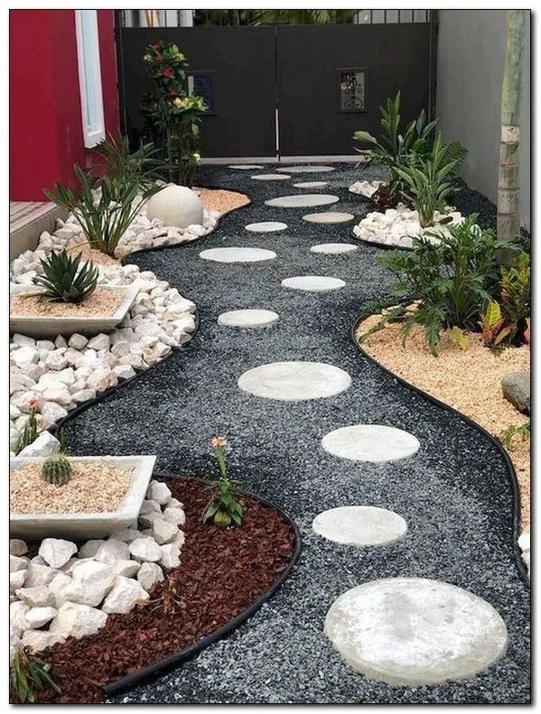 Custom lawn care service for homes in Sulphur, LA by Menard Landscaping Services