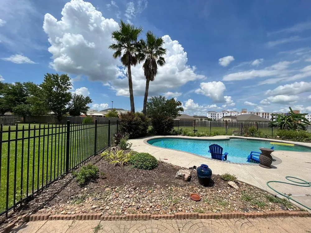 Local residential landscaping experts serving Sulphur, LA - Menard Landscaping Services