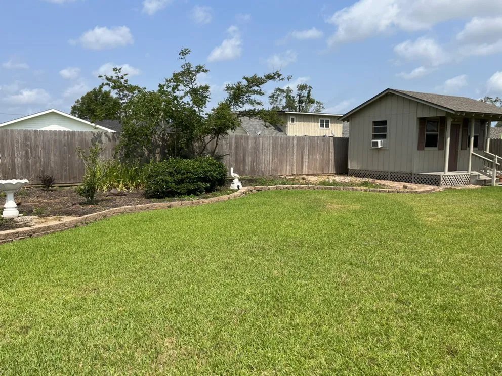 Top-rated garden landscaping in Sulphur, LA by Menard Landscaping Services