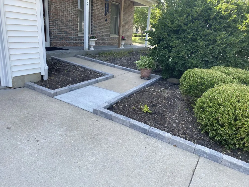 Professional garden landscaping for beautiful yards in Woodstock, IL by Mendez Landscaping & Brick Pavers