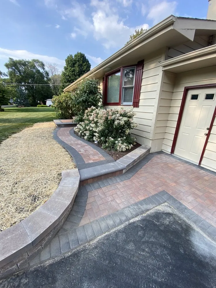 Expert garden landscaping experts serving Woodstock, IL - Mendez Landscaping & Brick Pavers