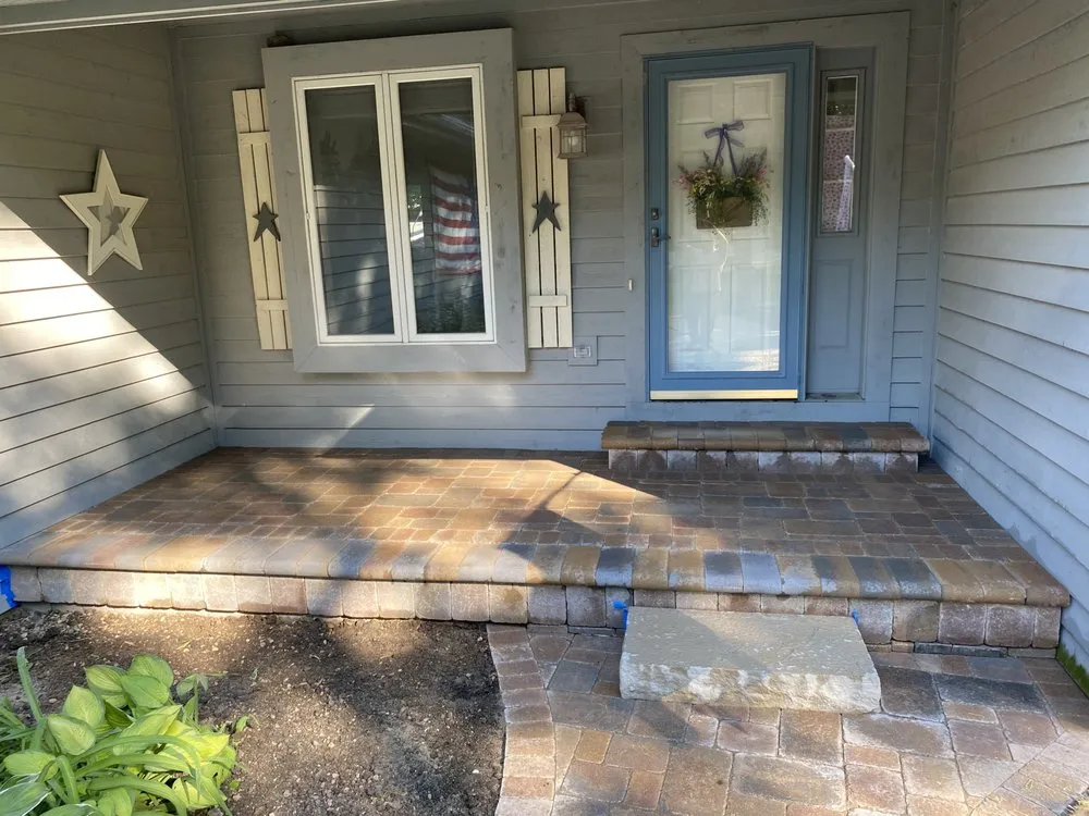 Custom landscaping services experts serving Woodstock, IL - Mendez Landscaping & Brick Pavers