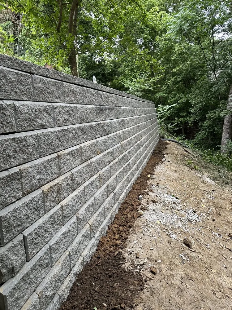 Affordable garden landscaping in Covington, KY by Mendez Landscaping