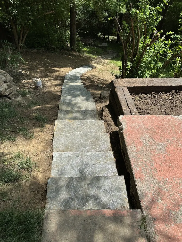 Professional outdoor landscaping for beautiful yards in Covington, KY by Mendez Landscaping