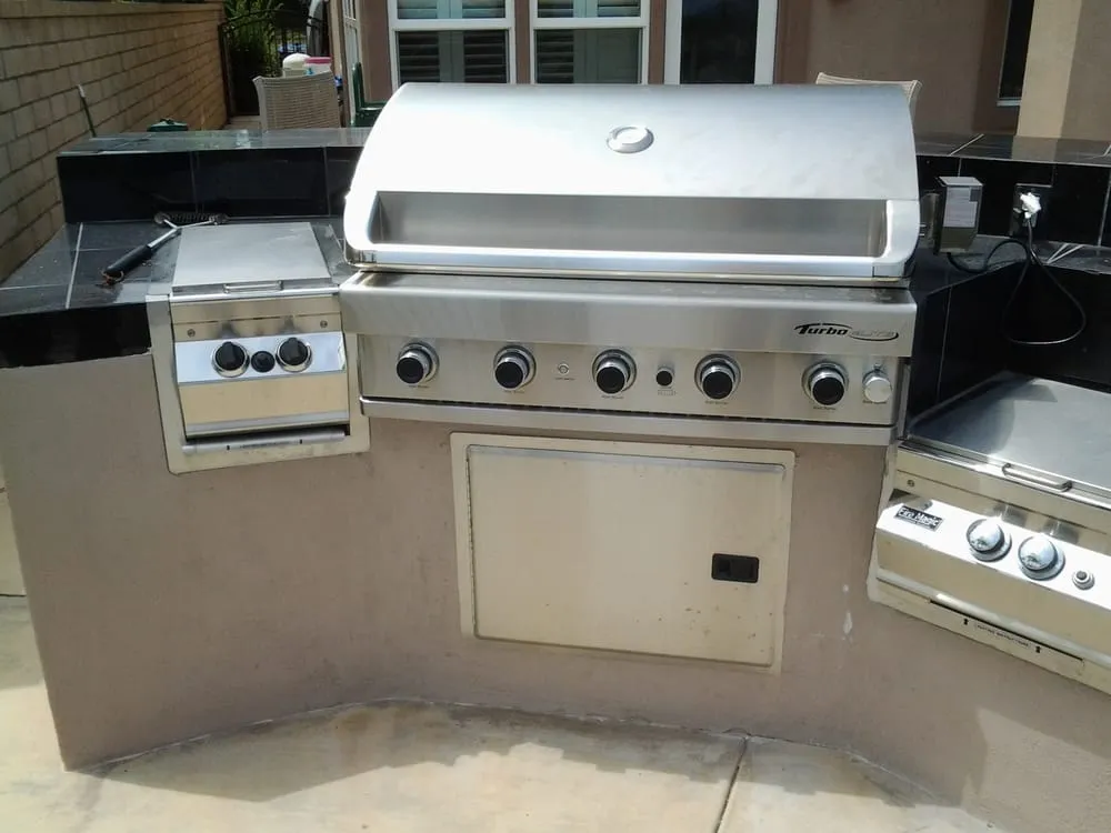 Expert lawn care service with custom design across Vista, CA - Mendez Landscaping Maintenance