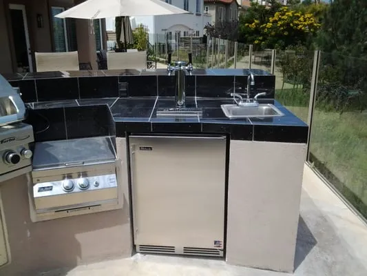 Mendez Landscaping Maintenance Logo