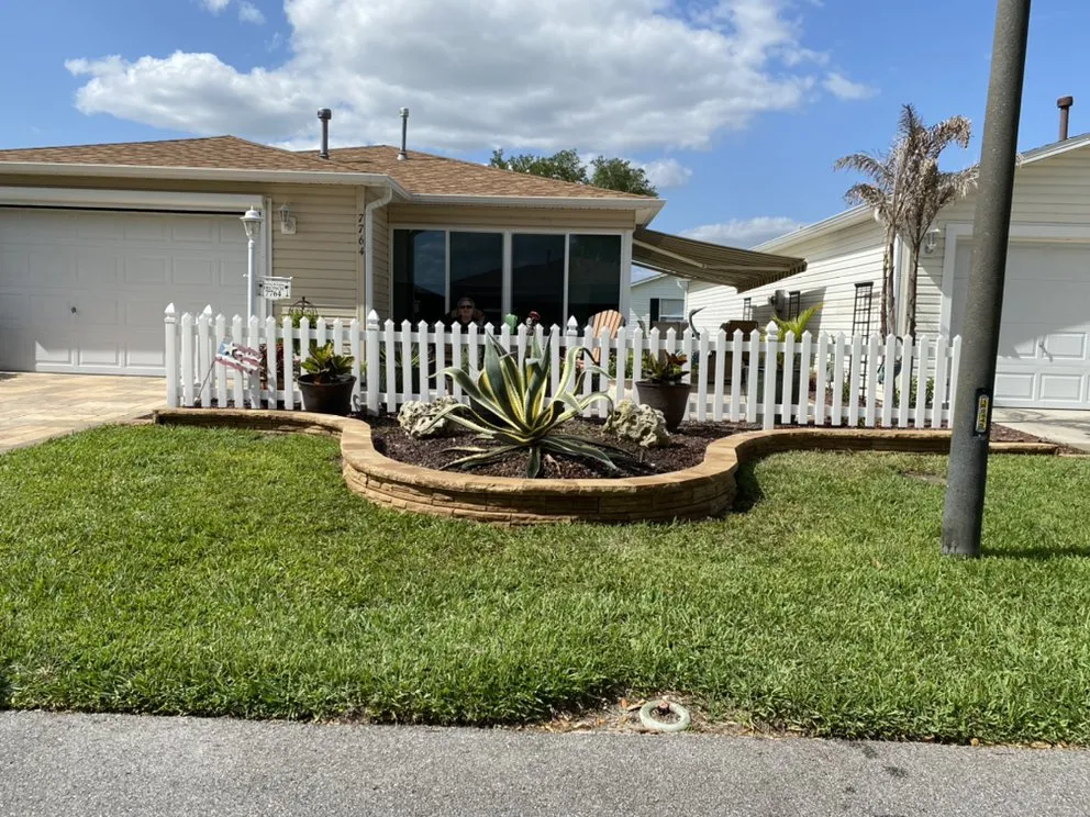 Top-rated lawn mowing service in Summerfield, FL - Mendez Quality Pavers & Landscaping