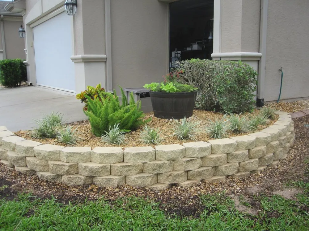 Top-rated lawn care service experts serving Summerfield, FL - Mendez Quality Pavers & Landscaping
